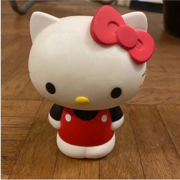 Hello Kitty Vinyl Figure - Picture 4 of 7